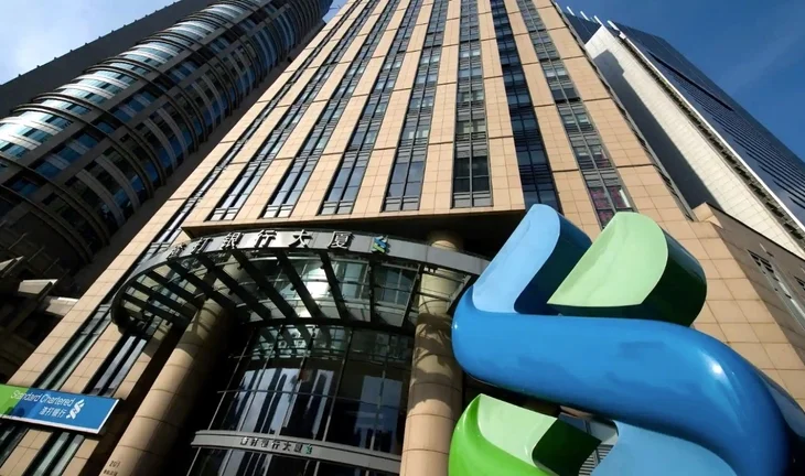 Standard Chartered's profits just soared in Hong Kong and Singapore