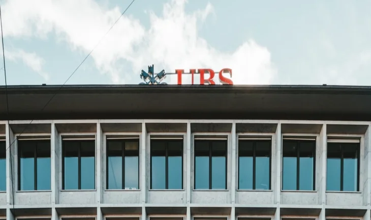 UBS bankers' exceptional quarter amidst rampant cost-cutting